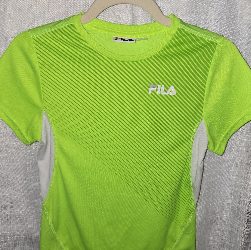 Fila T shirt for Boys Size 8 green New.